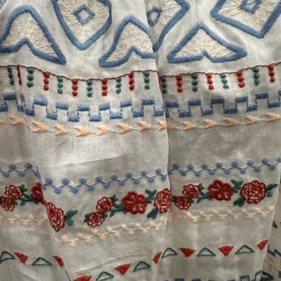Altar'd State Boho Peasant Embroidered Women’s Short Sleeve Top Size Large - Picture 4 of 6